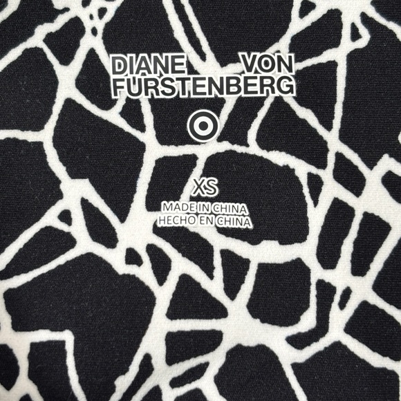 DVF x Target Black & White Cracked Athletic Ankle Leggings Size XS Womens NWT - Picture 10 of 11